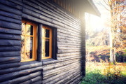 Od chalupy k modernímu úspornému bydlení aneb Historie dřevostaveb v kostce