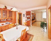 Exkluzivn� prodej rodinn�ho domu se zahradou, gar�� a hospod��skou bodovou v obci Such�