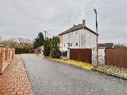 Exkluzivn� prodej rodinn�ho domu se zahradou, gar�� a hospod��skou bodovou v obci Such�