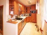 Exkluzivn� prodej rodinn�ho domu se zahradou, gar�� a hospod��skou bodovou v obci Such�