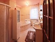 Exkluzivn� prodej rodinn�ho domu se zahradou, gar�� a hospod��skou bodovou v obci Such�