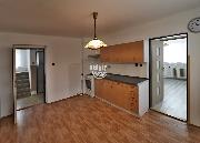 Exkluzivn� pron�jem rodinn�ho domu s gar�� a zahradou v obci �toky