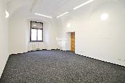 Nab�z�me k pron�jmu reprezentativn� kancel��sk� prostory s mo�nost� parkov�n� v centru m�sta Jihlavy