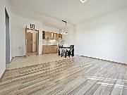 Nab�z�me k pron�jmu zd�n� byt 2+kk s prostorn�m balk�nem v Jihlav�, ulice Z�topkova