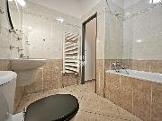 Nab�z�me k pron�jmu zd�n� byt 2+kk s prostorn�m balk�nem v Jihlav�, ulice Z�topkova