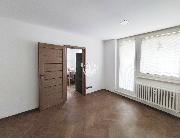 Nab�z�me k pron�jmu zrekonstruovan� byt 3+1 ve vyhled�van� lokalit� Jihlavy, Demlova ul.