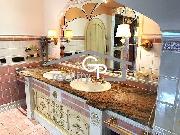 Exkluzivn� vila s maxim�ln�m soukrom�m ve V�eln�