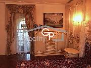 Luxusn rezidenn vila s rozshlm pozemkem a pikovm vybavenm  Veln u eskch Budjovic