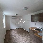 Pron�jem garsoni�ry, ul. Antala Sta�ka, �esk� Bud�jovice