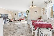 Modern� novostavba rodinn�ho domu 4+kk s kryt�m baz�nem a v�hledem na Bene�ov