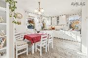 Modern� novostavba rodinn�ho domu 4+kk s kryt�m baz�nem a v�hledem na Bene�ov