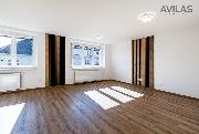 Prodej bytu 4+kk 108,5 m2 s terasou 23 m2 a samostatnou gar 23 m2 nedaleko centra msta Beneov