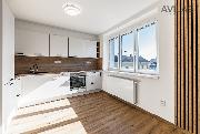 Prodej bytu 4+kk 108,5 m2 s terasou 23 m2 a samostatnou gar 23 m2 nedaleko centra msta Beneov