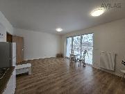 Pron�jem bezbari�rov�ho bytu 1+kk o rozloze 36 m2 v Bene�ov� s balk�nem 7 m2