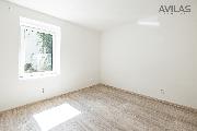 Pron�jem garsonky o velikosti 27 m2, obec Zv�stou - Roudn�