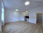 Pron�jem novostavby bezbari�rov�ho bytu 2+kk 58,7 m2 v centru Bene�ova