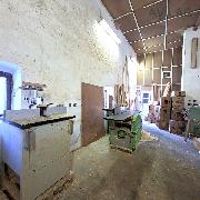 Pron�jem truhl��sk� d�lny 105 m2 v obci Bedr�