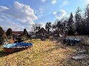 Stavebn� m�sto s budovou - R���ka