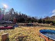 Stavebn� m�sto s budovou - R���ka