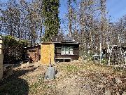 Zahradn� chatka s pozemkem.