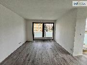 Pron�jem 2+kk s velkou rohovou terasou