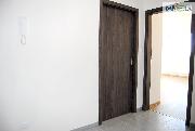 Pron�jem novostavby 2+kk s balkonem a gar�ov�m st�n�m.
