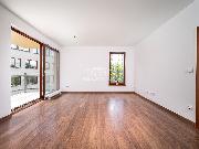 Prodej prostornho bytu 3+KK, (lze upravit na 4+KK!!) 2x balkn, 121m2, OV, ul. Husova - Pardubice