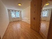 Pron�jem bytu 2kk/B, po reko! 57m2 + gar�. st�n�, Praha 11, ul. Babick� - Chodov