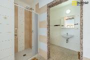 RD (3+kk) a chata (3+kk), 2 bazny + wellness, pozemek 2816 m2, Kvtov