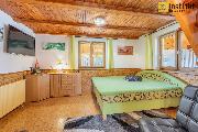 RD (3+kk) a chata (3+kk), 2 bazny + wellness, pozemek 2816 m2, Kvtov