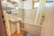 RD (3+kk) a chata (3+kk), 2 bazny + wellness, pozemek 2816 m2, Kvtov