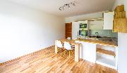 Prodej bezbari�rov�ho bytu 2+kk, 50 m2,OV, s balk�nem a kryt�m st�n�m, klidn� lokalita, ihned voln�.