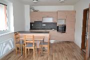 Pron�jem bezbari�rov�ho bytu 2+kk (46,50 m2) s parkovac�m m�stem na ul. U Dlouh� st�ny, Jihlava.