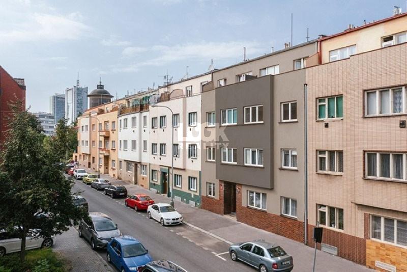 Prodej, krásný byt 2+kk, Hanusova, Praha 4 -
