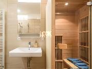 Prodej, prostorn byt 1 + kk, 47 m2, U Mlnskho kanlu, Praha 8 - Karln, sauna, terasa 26 m2