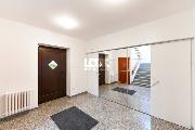Pron�jem, kancel�� 6+1, 417 m2, neza��zen�, 2 vchody, Ke Hr�dku, Praha 4 - Kunratice, zahrada, gar�
