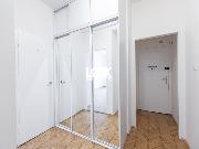 Pronjem, krsn byt 2+1, 58 m2, Pseck, Praha 3 - Vinohrady, 2 neprchoz pokoje, balkon, u metra