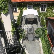 Pron�jem, kr�sn� byt s terasou, 4+1, Vla�sk�, Praha 1 - Mal� Strana, 178 m2, 2 koupelny, centrum