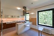 Pron�jem, kr�sn� rodinn� d�m 6+1, 417 m2, neza��zen�, dva vchody, Ke Hr�dku, Praha 4, zahrada, gar�