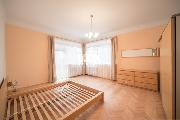 Pron�jem, luxusn� byt 4+1 Kroc�novsk�, Praha 6 - Dejvice, 150 m2, zahrada, baz�n