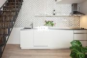 Pron�jem, luxusn� duplex 1+1, Hole�kova, Praha 5 - Sm�chov, 38 m2, terasa, �klid, metro, recepce