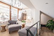 Pron�jem, luxusn� duplex 1+1, Hole�kova, Praha 5 - Sm�chov, 38 m2, terasa, �klid, metro, recepce