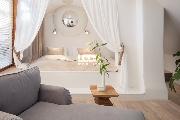 Pron�jem, luxusn� duplex 1+1, Hole�kova, Praha 5 - Sm�chov, 38 m2, terasa, �klid, metro, recepce