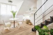 Pron�jem, luxusn� duplex 1+1, Hole�kova, Praha 5 - Sm�chov, 38 m2, terasa, �klid, metro, recepce