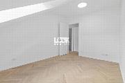Pron�jem, podkrovn� byt, 3+kk, 91 m2, Sezimova, Praha 4 - Nusle, u N�m�st� Brat�� Synk�