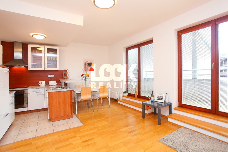 Pronájem, světlý a zařízený byt 2+kk, 50 m2,