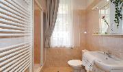 Pron�jem, velice p�kn� byt 2+kk, 48 m2, Na Koza�ce, Praha 2 - Vinohrady, u parku Gr�bovka