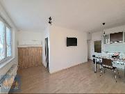 Prodej sv�tl�ho bytu 1+kk/B (38 m2), Praha 8 -Troja, Hn�zdensk�