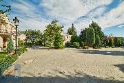 Pronjem luxusn vily 5+1/T (243 m2), zahrada (382 m2), bazn, dvojgar, Praha 6 - Nebuice