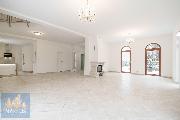 Pron�jem luxusn� vily 5+1/T (243 m2), pozemek 484 m2, baz�n, dvojgar�, Praha 6 - Nebu�ice